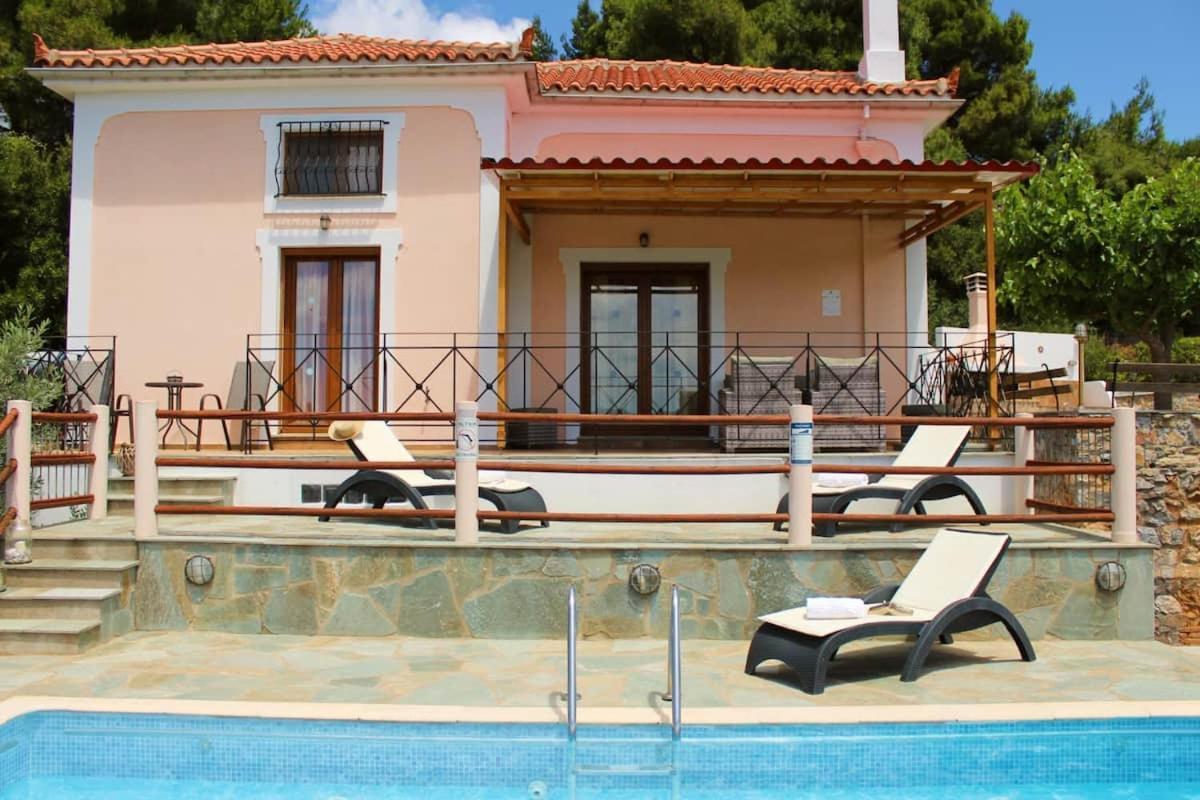 Villa Tenedos สโกเปลอสทาวน์ ภายนอก รูปภาพ