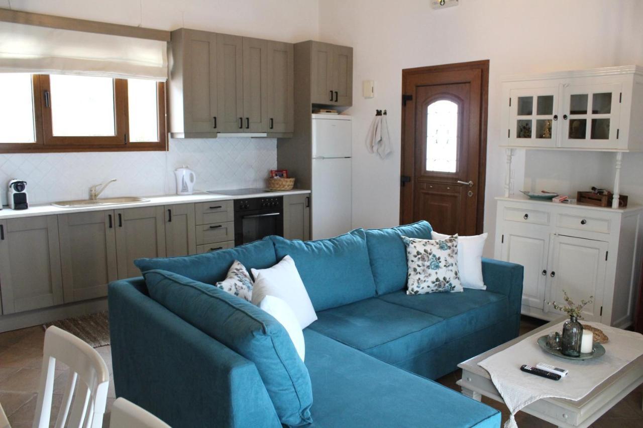 Villa Tenedos สโกเปลอสทาวน์ ภายนอก รูปภาพ
